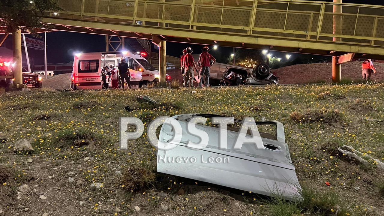 El percance se dio a la altura de la calle Pedregal de la Colina, frente a la colonia Bosque de las Cumbres. Foto: Raymundo Elizalde.