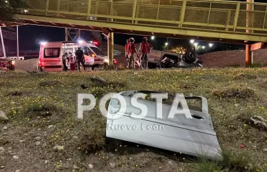 Vuelcan jóvenes tras salir de trabajar en Paseo de los Leones