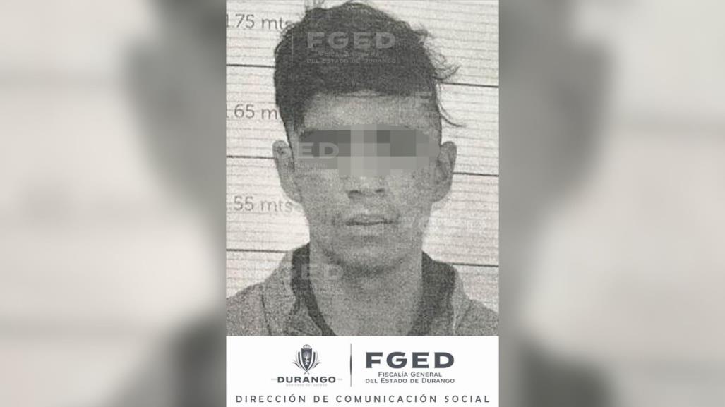 Ataca a balazos a sus padres, confiesa el crimen a un hombre y luego lo mata