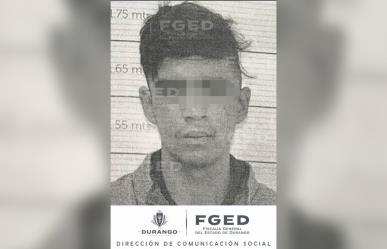 Ataca a balazos a sus padres, confiesa el crimen a un hombre y luego lo mata