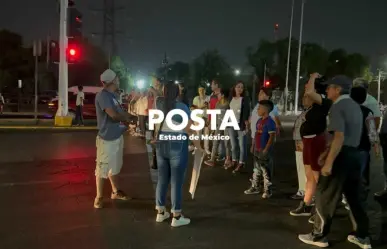 Bloquean la vía José López Portillo para exigir agua (VIDEO)