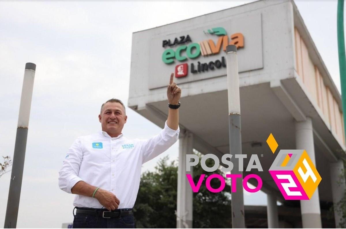 El candidato a la alcaldía de García por el partido Vida Nuevo León, César Valdés Martínez, en la Ecovía de la avenida Lincoln.  Foto: Vida Nuevo León