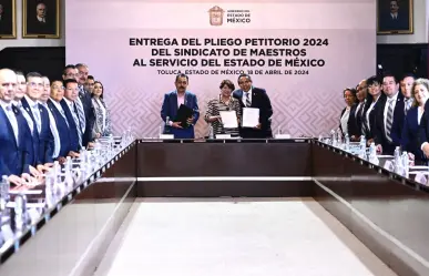 Entregan pliego petitorio maestros al Servicio del Estado a Delfina Gómez