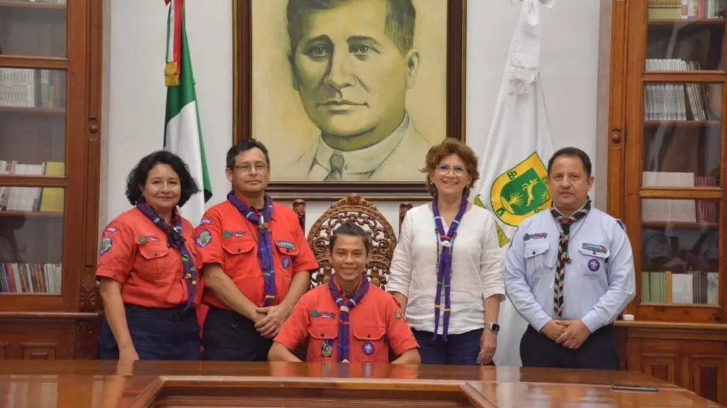 Scout yucateco es nombrado Gobernador por un día