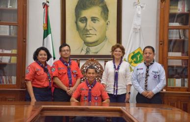 Scout yucateco es nombrado Gobernador por un día