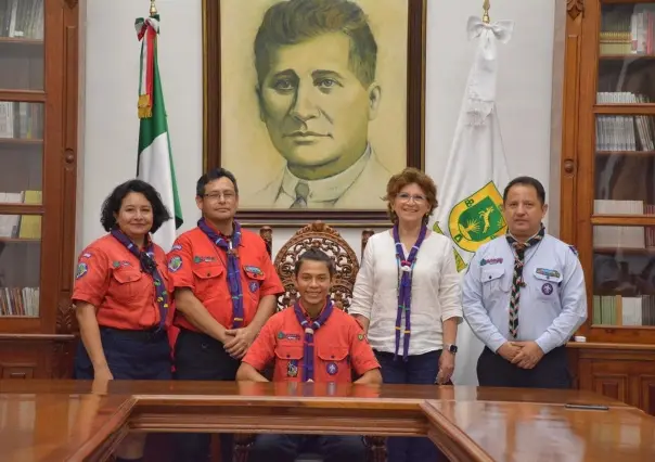 Scout yucateco es nombrado Gobernador por un día