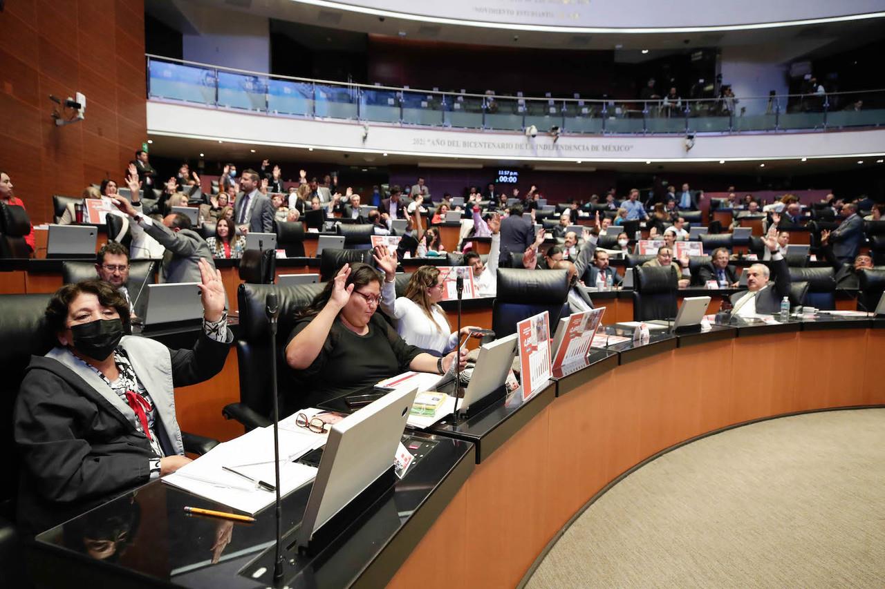 Senadores de la República sostuvieron una discusión en torno a la Ley de Amparo aprobada. Foto: Senado