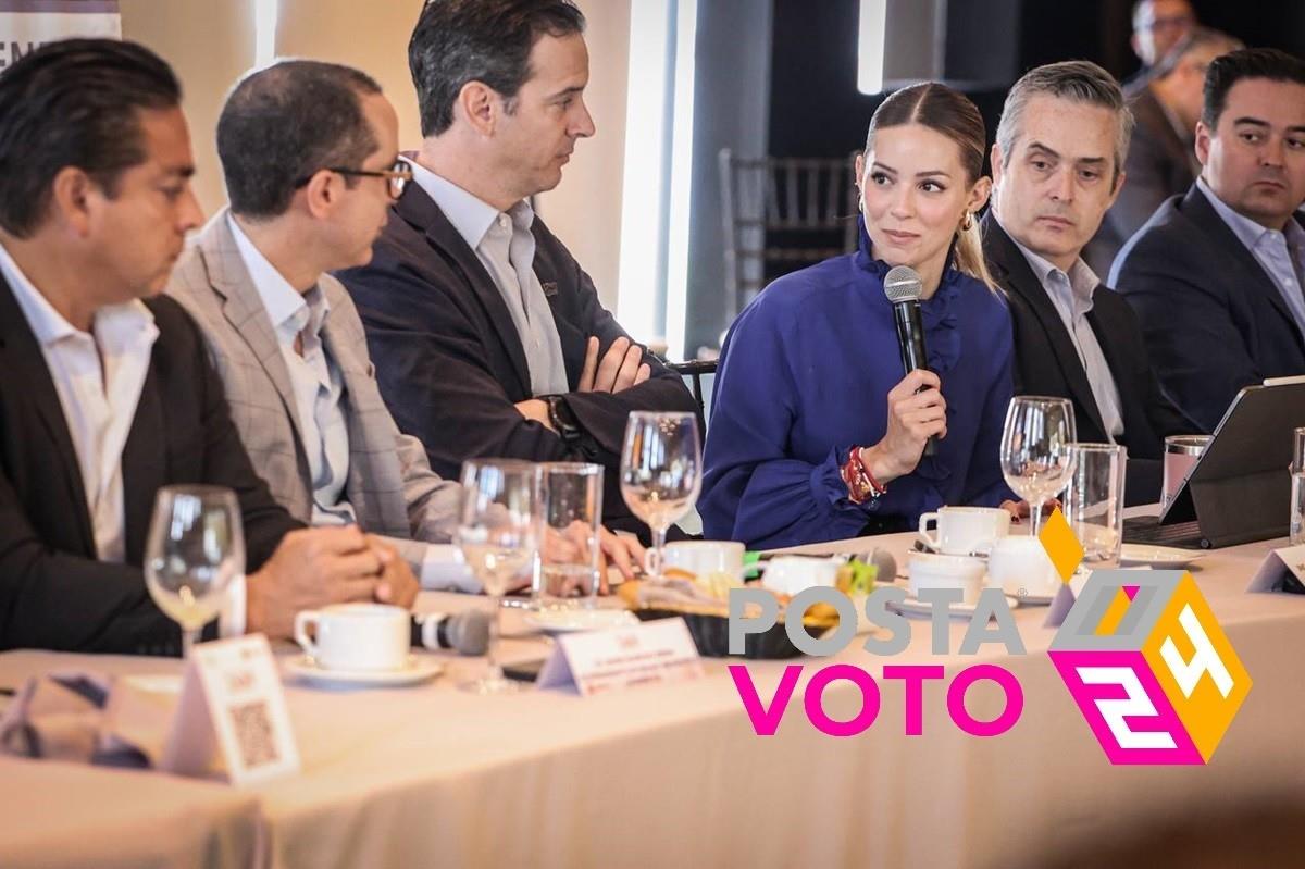 Presenta Mariana Rodríguez plan de trabajo a CANADEVI y CAPROBI