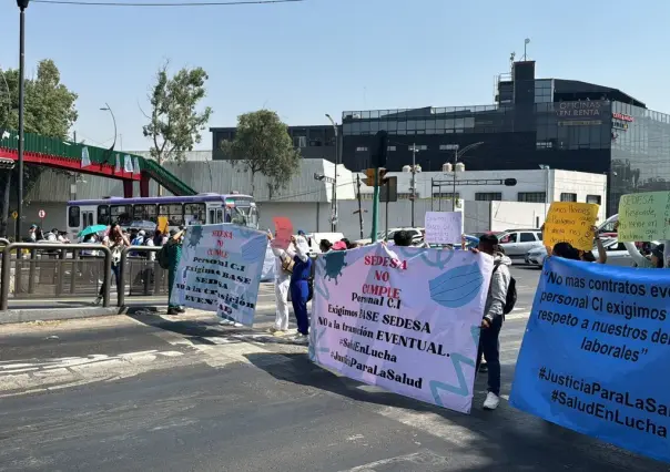 ¡Les prometieron base!, trabajadores de Salud bloquean Insurgentes y Eje 2 Norte