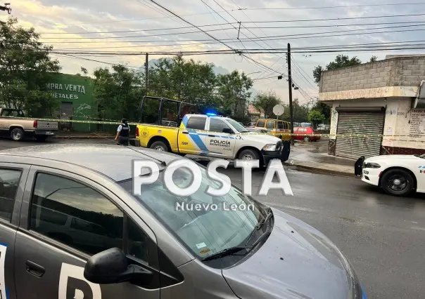 Carro con impactos de bala moviliza autoridades en Monterrey