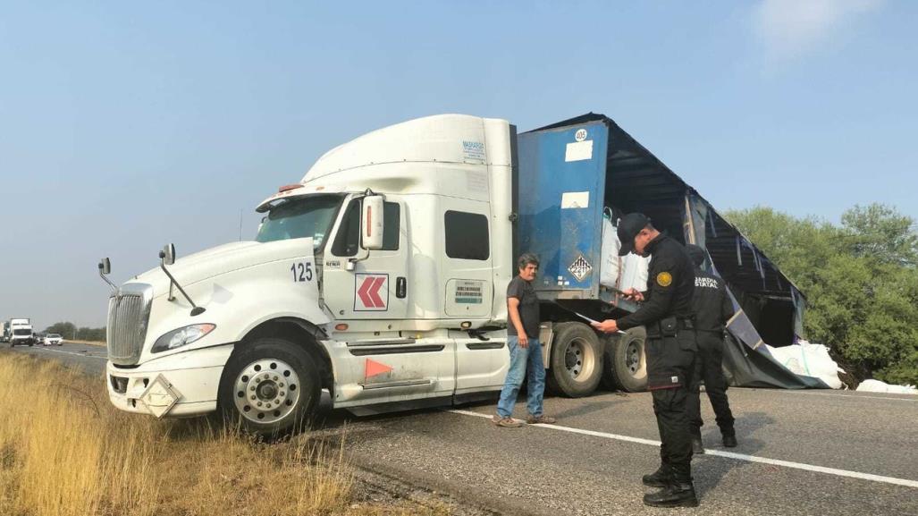 Cierre total en Carretera Federal 101 por accidente en Padilla