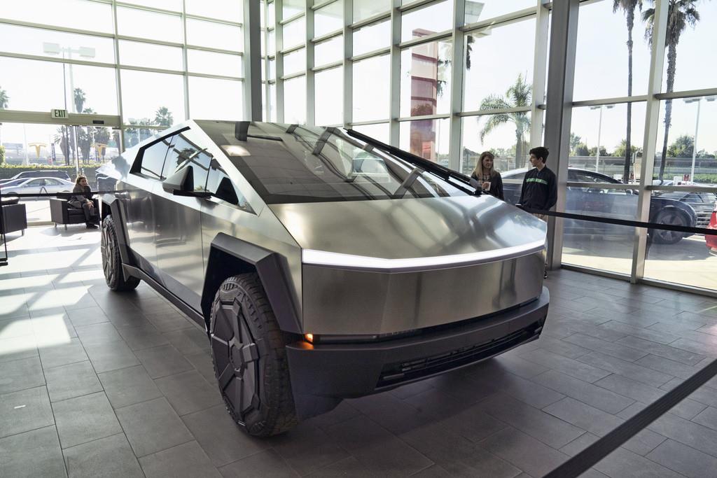 ¿No jalan?...Tesla retira Cybertrucks 2024 por falla grave