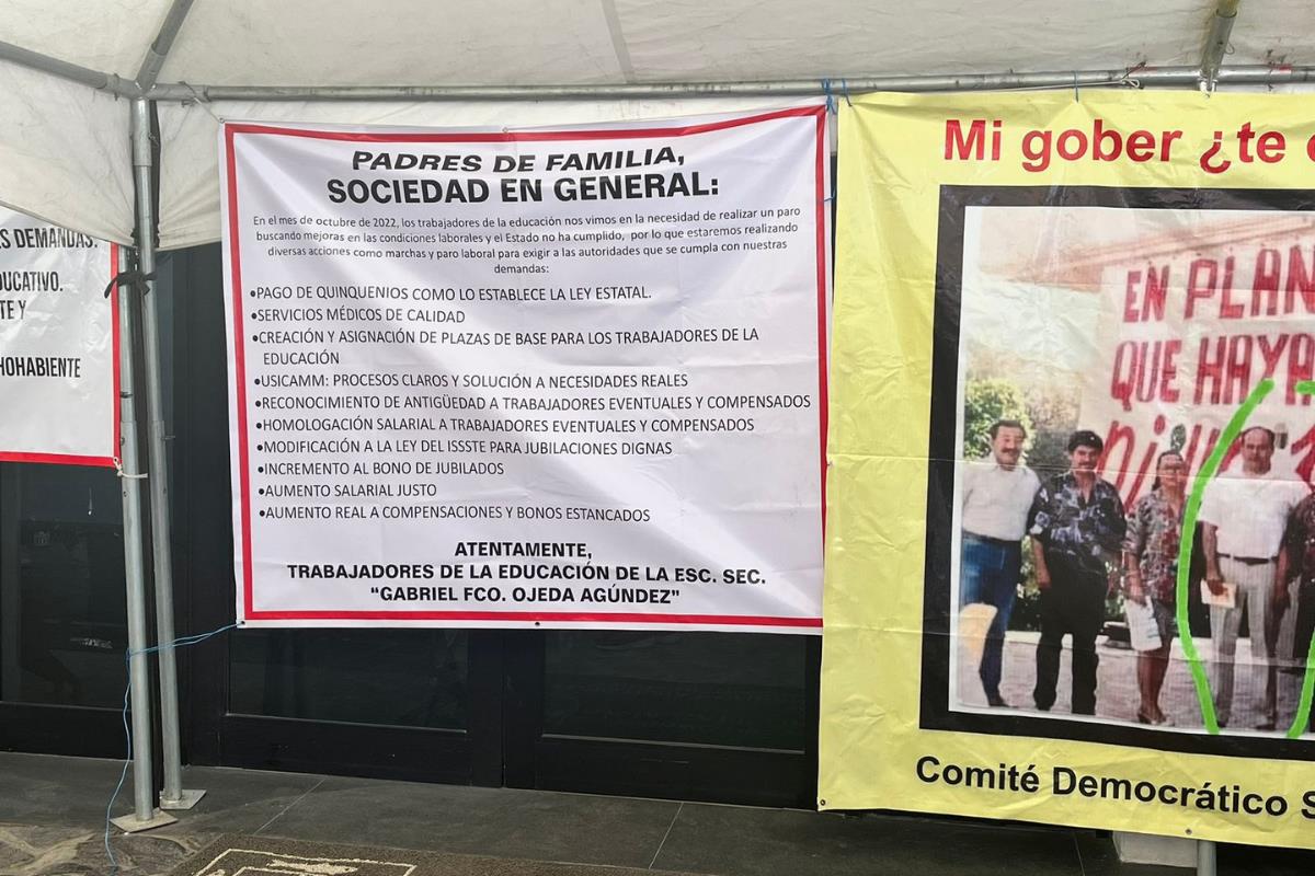 Cierran docentes oficinas de gobierno en La Paz