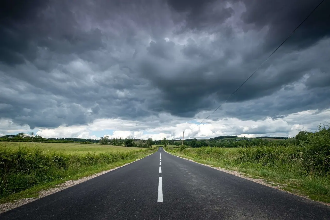 Imagen ilustrativa, posibles lluvias y formación de tornados. Foto: Freepik