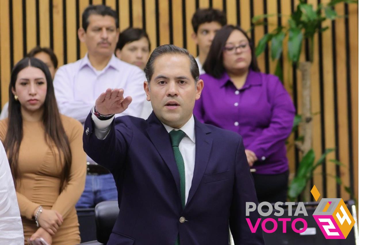 El senador y candidato a diputado federal por el distrito 08 en Oaxaca, Raúl Bolaños Cacho Cué, tomó protesta ante el Consejo General del INE México como Consejero del Poder Legislativo. Foto: Cortesía