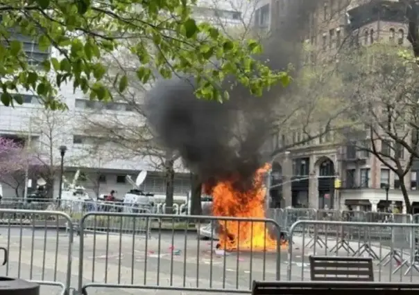 Hombre se inmola en corte de Nueva York donde Trump será juzgado