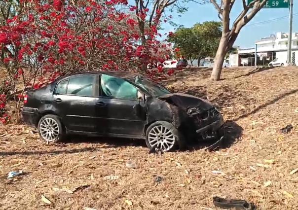 Joven conductor se salva tras un aparatoso accidente en Mérida