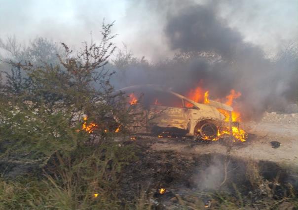 Hallan auto en llamas en brecha de Zuazua: reportan 2 muertos