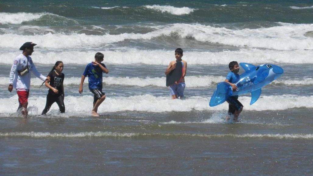 Mazatlán en alerta por mar de fondo, prevén oleaje de más de 3 metros