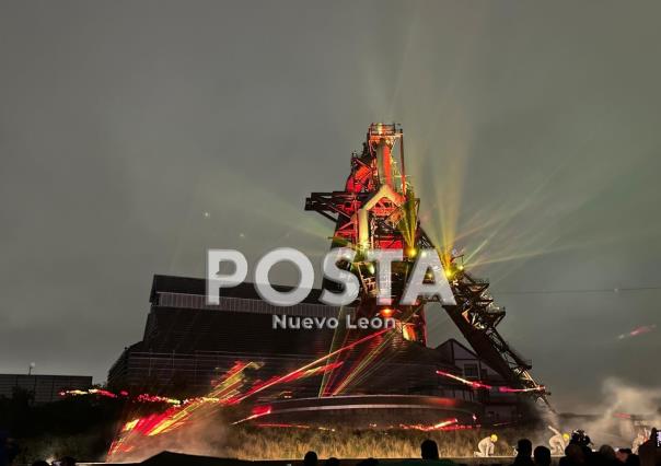 Presentan espectacular show de luces por 200 años de Nuevo León