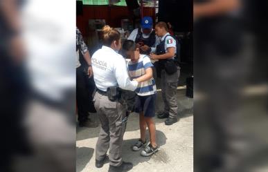 Policía de Monterrey rescata a niño de 10 años en el centro de la ciudad