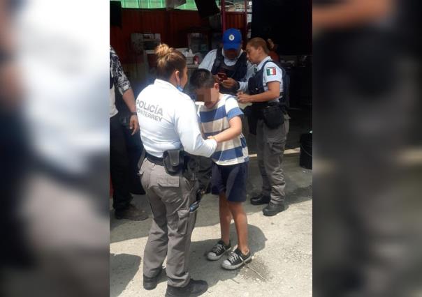 Policía de Monterrey rescata a niño de 10 años en el centro de la ciudad