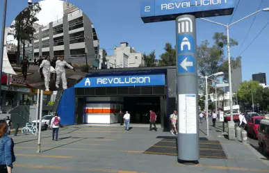 Asesinan a joven afuera del Metro Revolución tras posible riña