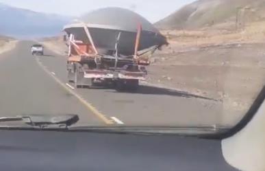 Misterioso avistamiento en Neuquén: video muestra extraña estructura en ruta