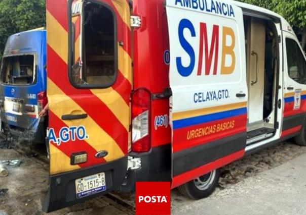 Asesinan a dos paramédicos y le prenden fuego a su ambulancia en Guanajuato