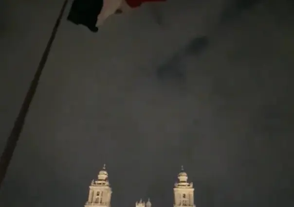 Bandera izada durante concierto de Interpol, crea polémica