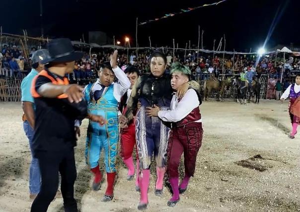 Mal domingo en una corrida de toros en  Dzityá