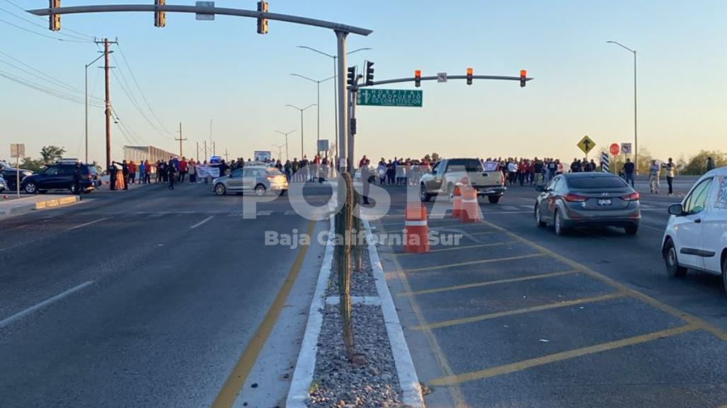 Bloquean puente de la 8 de Octubre, ¿cuáles son las vías alternas?