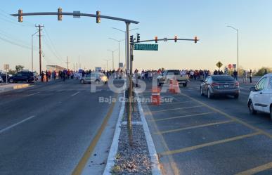 Bloquean puente de la 8 de Octubre, ¿cuáles son las vías alternas?