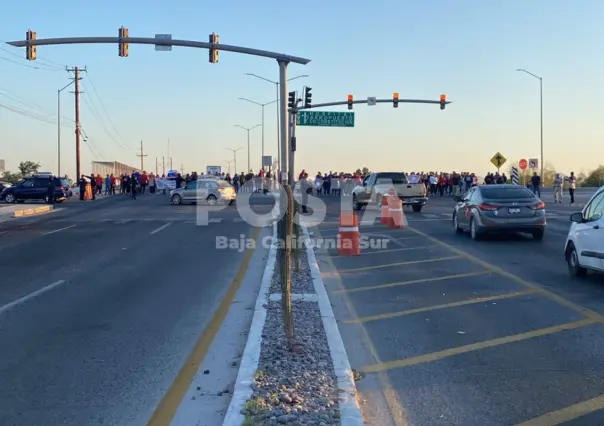 Bloquean puente de la 8 de Octubre, ¿cuáles son las vías alternas?