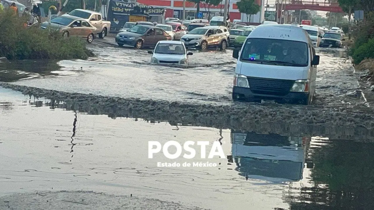 Las lluvias registradas en las últimas 24 horas han causado caos vial en ambos municipios. Imagen: POSTA