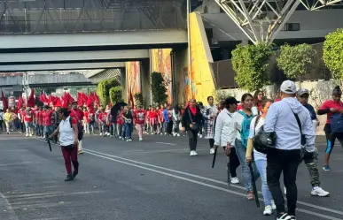 Integrantes del FPFV marchan por derecho a la vivienda, llegan al Zócalo