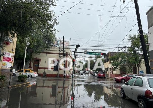 Encharcamientos predominan en primer cuadro de Monterrey