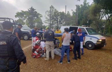 Rayo cae en campo de béisbol y mata a un jugador