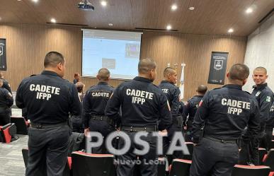 Cadetes de San Pedro aprenden lenguaje de señas