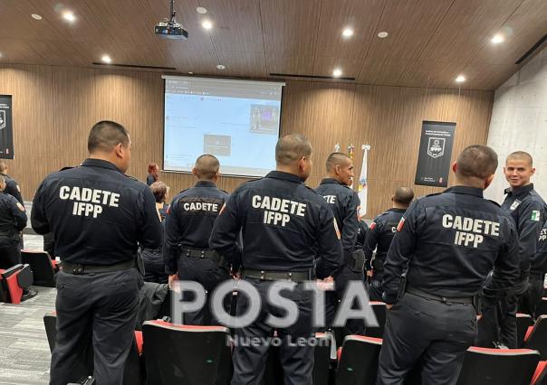 Cadetes de San Pedro aprenden lenguaje de señas