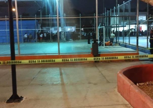 Muere por tocar la portería de un parque en Mérida