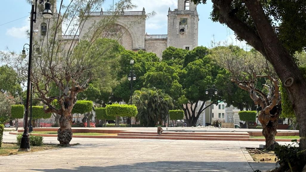 Retiran el asta bandera de la Plaza Grande de Mérida