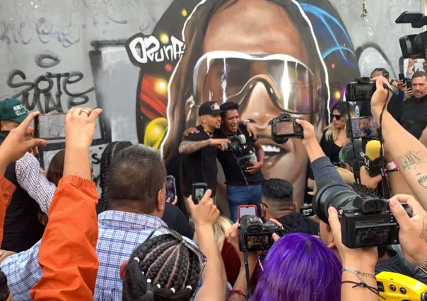 Visita sorpresa de Ozuna al barrio de Tepito a develar mural y enloquecer a fans