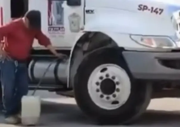 Ordeñan trabajadores unidades de recolección de basura en Tultitlán (VIDEO)