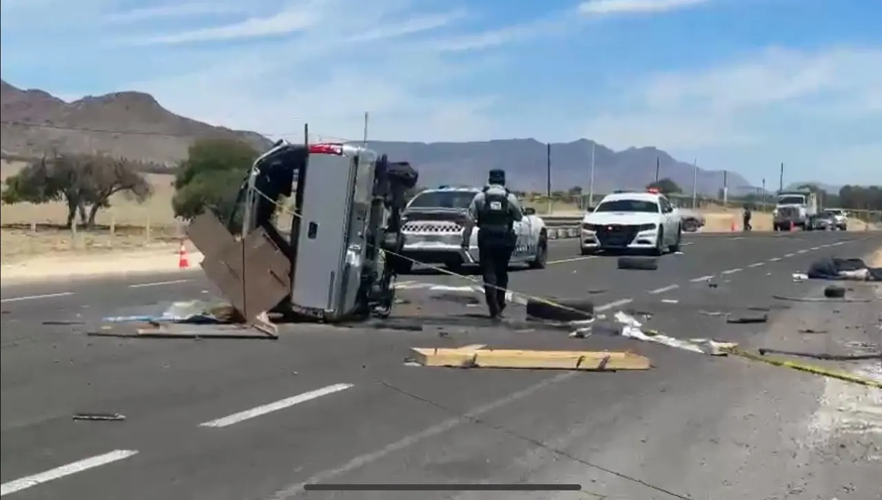 Un empresario de la rama funeraria, murió tras volcar el vehículo en el que viajaba. Foto: Especial.