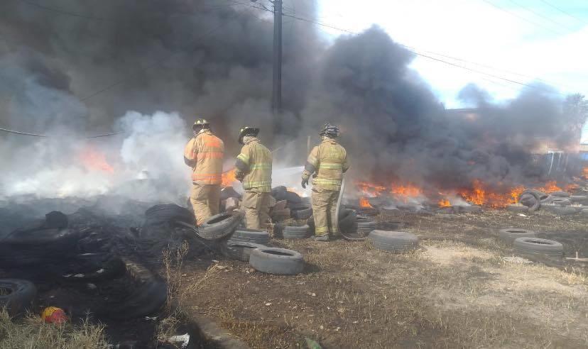 Elementos de la Dirección Municipal de Protección Civil ven incrementado su trabajo debido a los incendios que se presentan durante la temporada de calor. Foto: Facebook Dirección Municipal de Protección Civil y Bomberos de Durango.