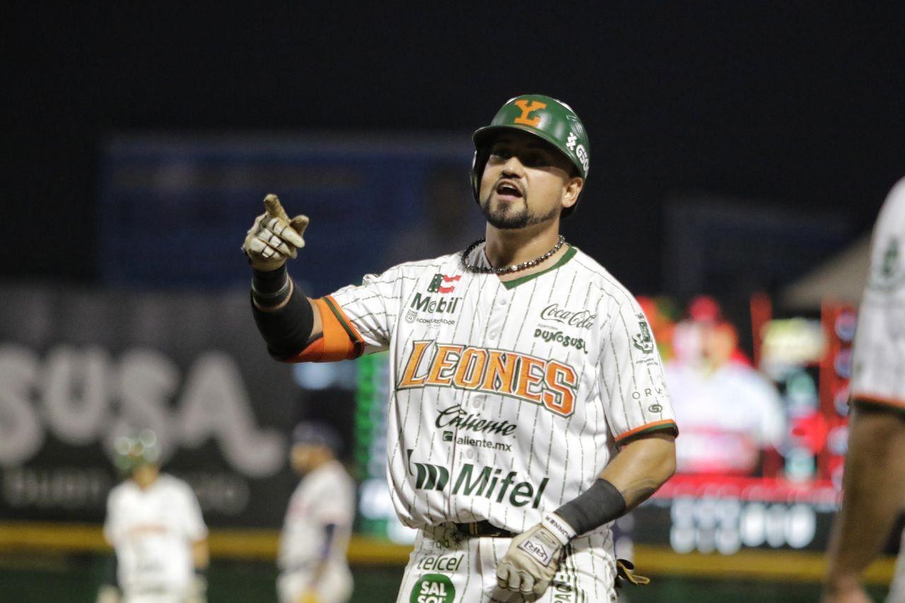 Los Leones de Yucatán se llevaron la victoria ante los Tigres de Quintana Roo en el primer juego que se realiza en el parque Victor Cervera Pacheco de Mérida.- Foto de Alejandro Zapata Sosa