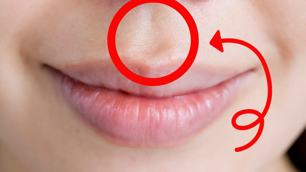 Foto de los labios de una mujer / Foto: CANVA