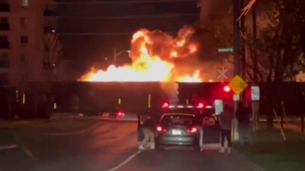 Tren en llamas atraviesa Ontario, Canadá (VIDEO)