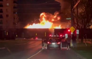 Tren en llamas atraviesa Ontario, Canadá (VIDEO)